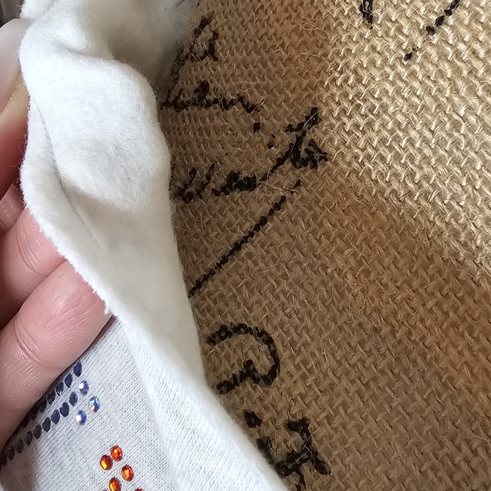 BNWT VS Sweater - Picture 2 of 3